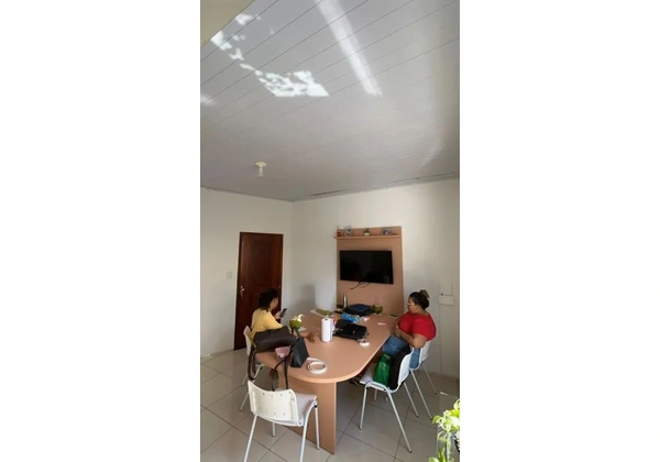 Mesa para reunião semi nova