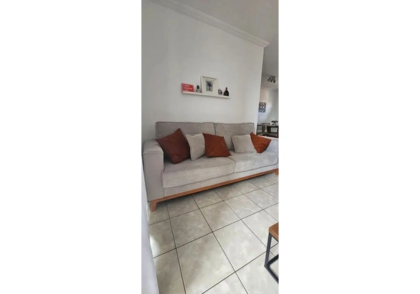 Vendo Sofá 3 lugares cinza claro