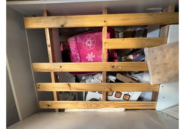 Cama de solteiro baú