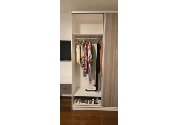 Guarda Roupas MDF em bom estado