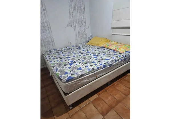 Cama de Casal King Com Bau