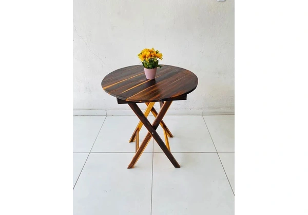 MESA 70x70 QUADRADA/ REDONDA ENVERNIZADA