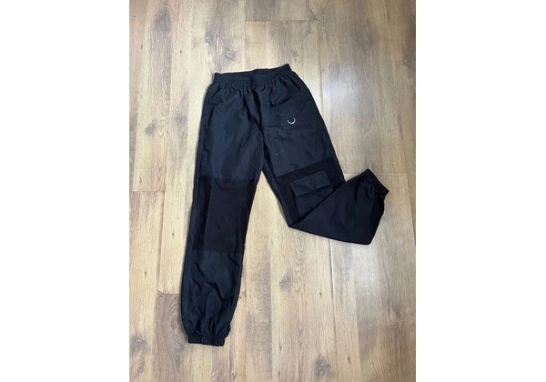 Calça preta com transparência- veste até 38