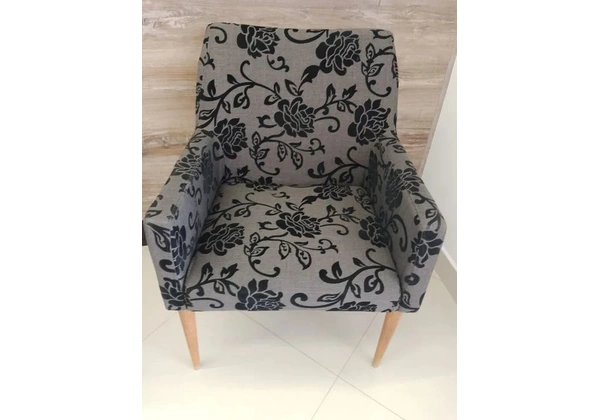 Par de poltronas decorativas