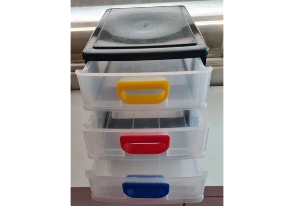ORGANIZADOR COM TRÊS GAVETAS