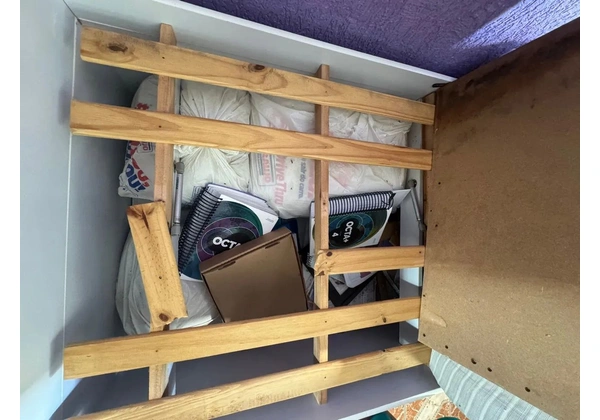 Cama de solteiro baú