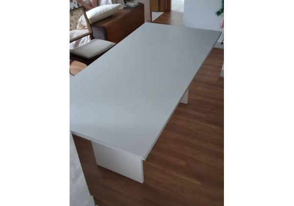 Mesa nova de 4 a 6 lugares