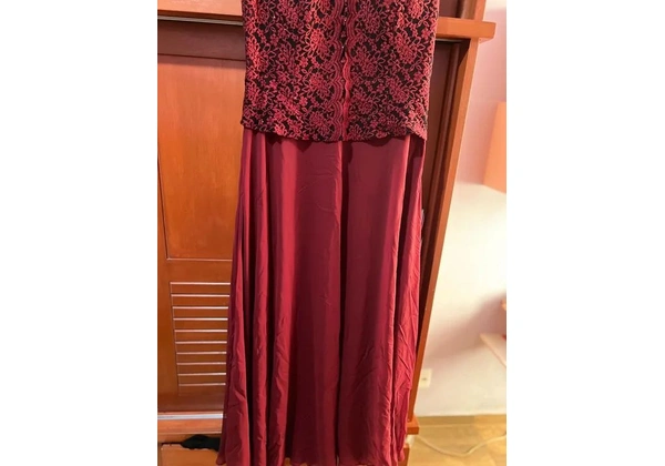 Vestido de festa - vinho/vermelho com brilhos