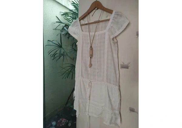 COSTUME VESTIDO CURTO Tam M (42) 65, 00<br>100%algodao <br>Forrado na saia <br>Com cordone