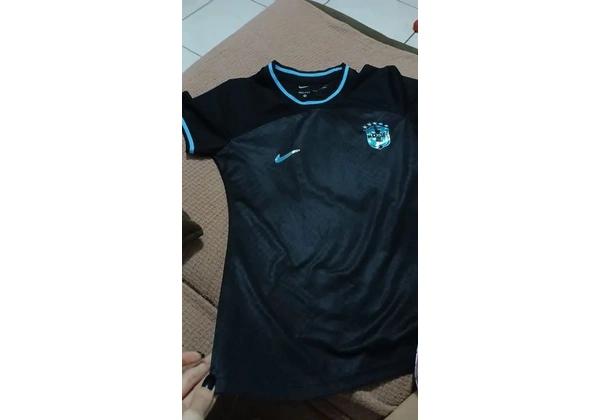 Camisa de Futebol Brasil - Nike - baby look Tamanho p - Nova