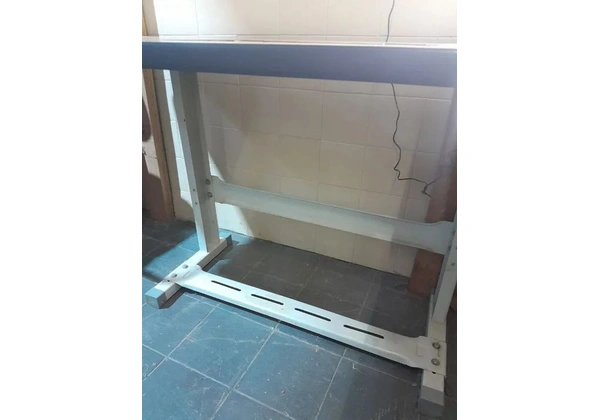 Mesa de máquina de costura industrial
