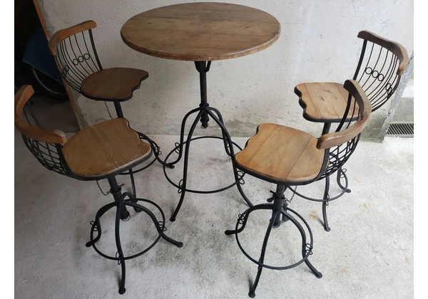 Mesa Bistrô com 4 banquetas