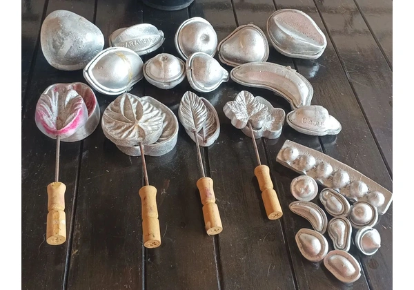 Formas em alumínio batido para artesanatos