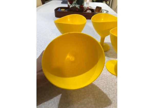 Taças plásticas para sobremesa