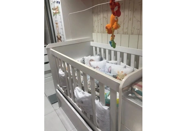 Berço multifuncional 4 em 1