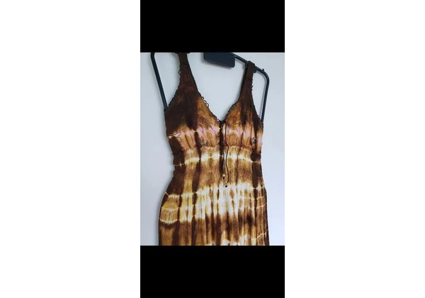 Vestido tie dye marrom e branco