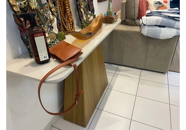 Mesa de seis cadeiras + aparador
