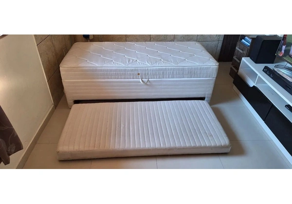 Vendo cama Box com bau