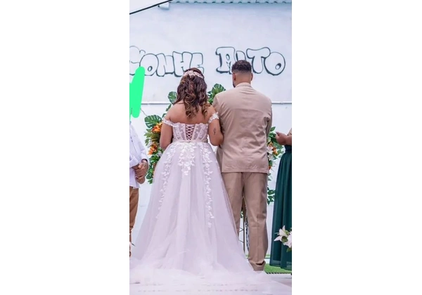 Vestido de noiva branco com renda - usado uma vez!