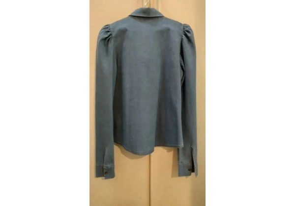 Linda camisa Jeans, nova sem etiqueta.