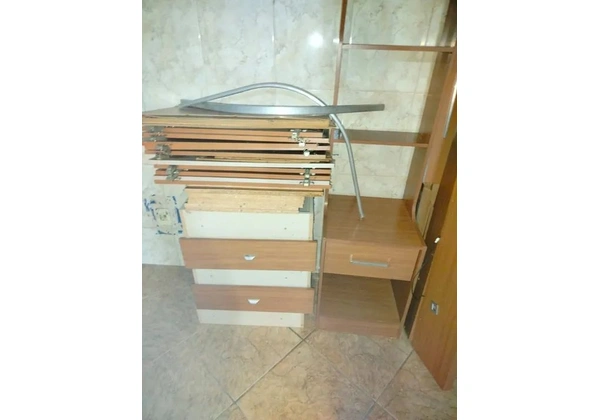 Armário modulado com cabeceira para cama de casal com criados mudos