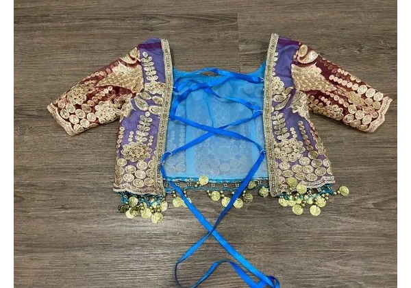 Figurino de Bolly com calça - Lindo