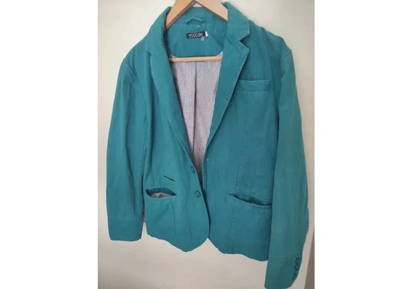 YOU.COM BLAZER sarja Tam P (44-46) 80, 00<br>Altura 65cm<br>Largura 55cm<br>Ombro 47cm<br><br>