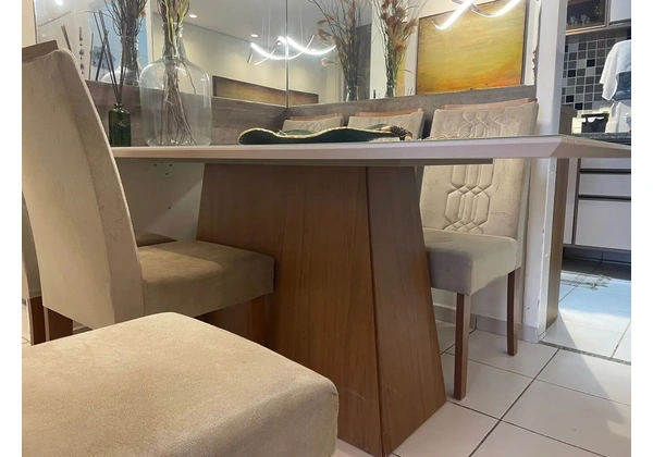 Mesa de seis cadeiras + aparador