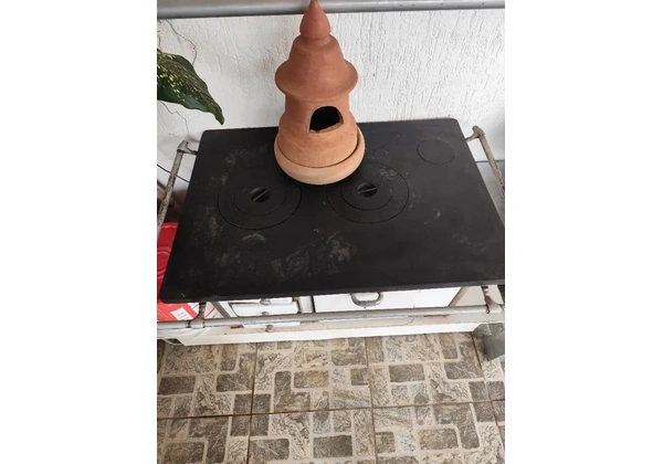 Fogão a lenha antigo