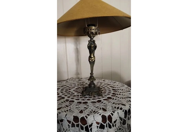 Abajur de mesa em bronze
