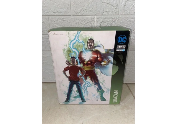 Shazam Capitão Marvel Iron Studios 1/10 Dc Comics estátua regular