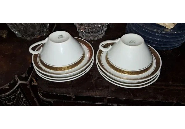 2 Antigas Xícaras Com pires porcelana São Paulo