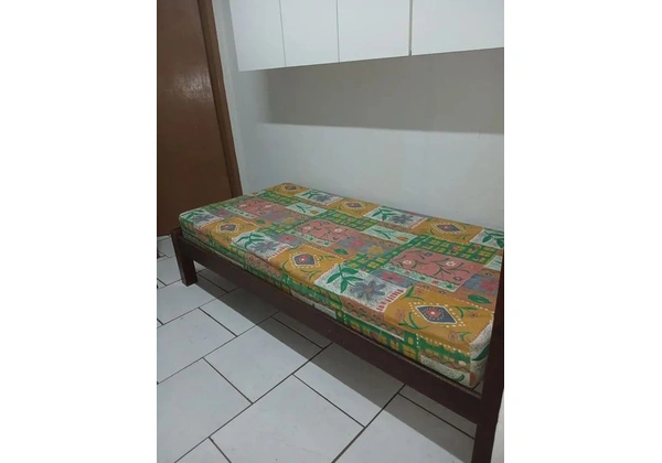 Cama de solteiro com colchão