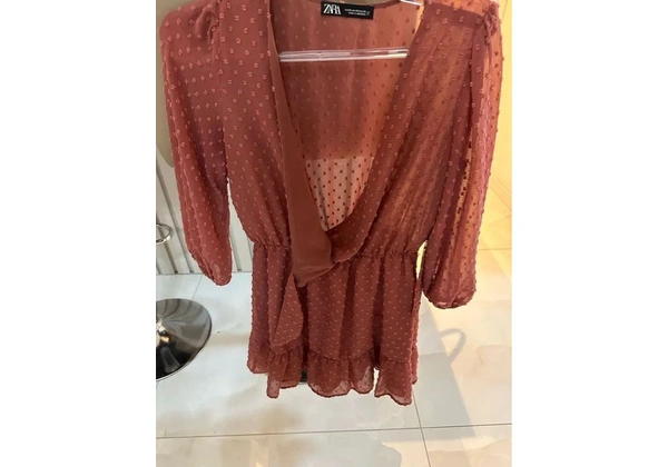 Vestido nude rosa Zara