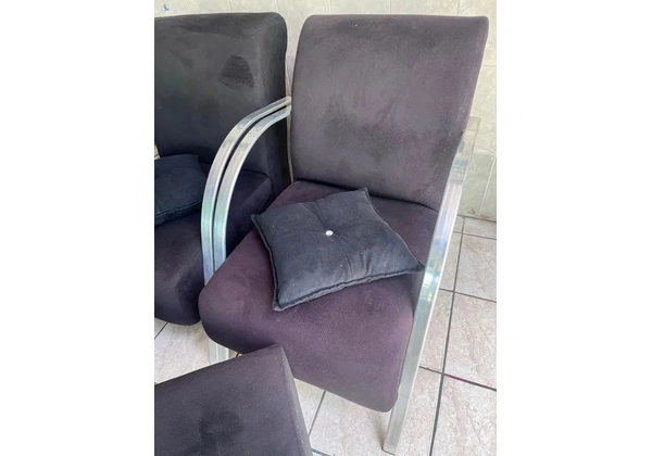 Poltronas e pufes