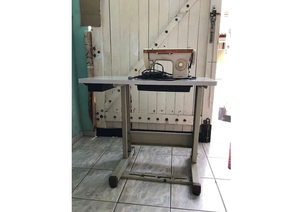 Singer 700reais