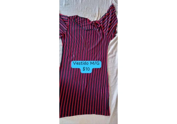 Vestido, blusa e calça jeans