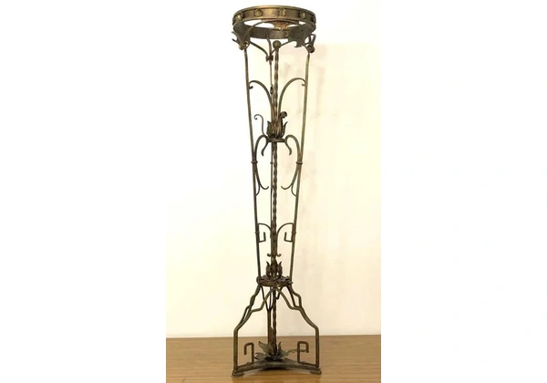 Estante para Vaso em Serralheria Artística