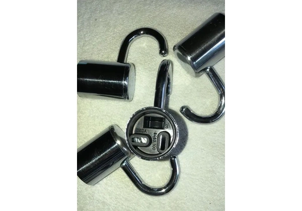 4 Ganchos Porta Toalha DECA