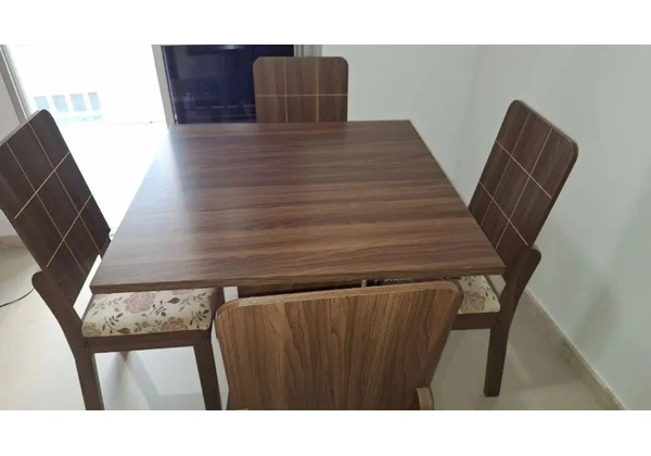 Mesa de Centro 4 cadeiras - Excelente estado