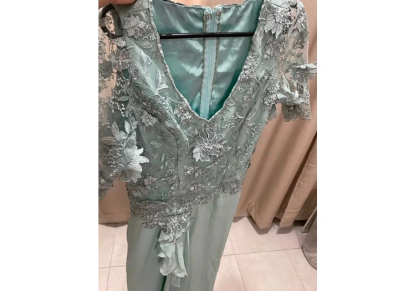 Vestido de renda verde água - Festa casamento