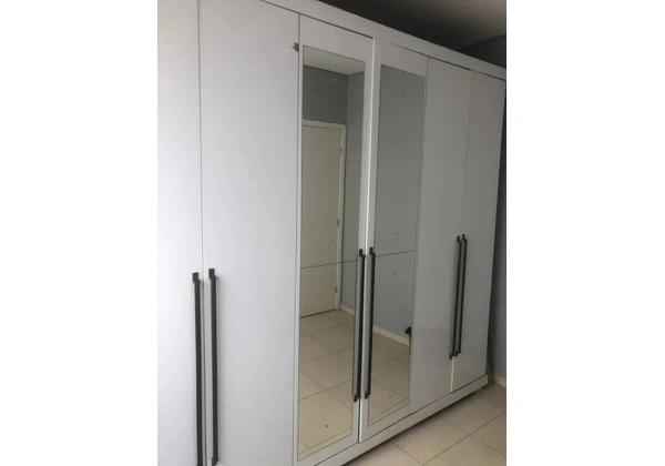 Guarda-Roupa de Casal Branco com Espelhos