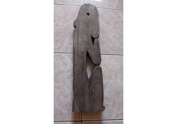 Escultura em madeira rústica 60x15cm linda
