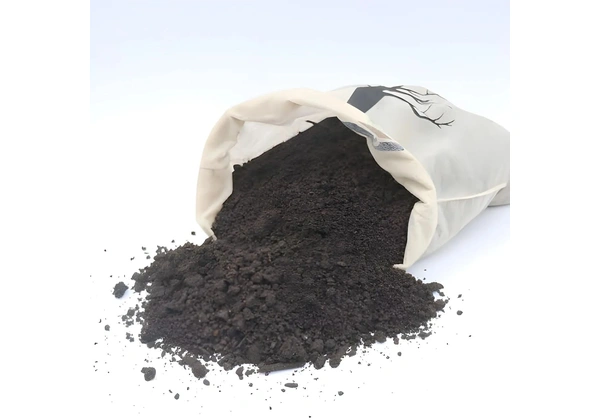 Pacote 20kg de Terra Vegetal Adubada, para Hortas e Canteiros Terra Preta
