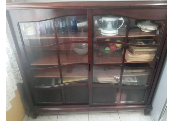 Cristaleira Exclusiva feita na década de 30- Vitrine de Jacarandá