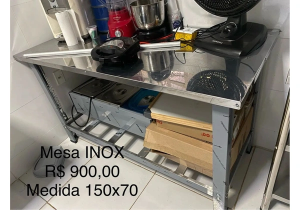 Mesa inox, bancada inox e mesa de madeira