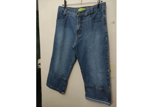 YOUNG CONNECTION Calça jeans Tam 42-65, 00<br>Altura 90cm<br>