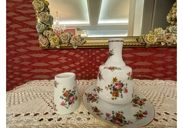 Moringa para água em porcelana fina pintada a mão