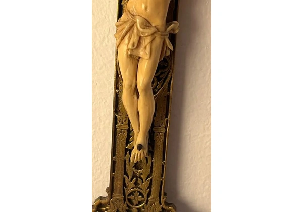Crucifixo antigo - Marfim e Bronze
