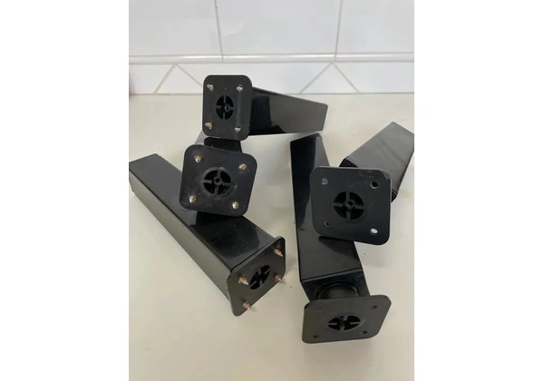 Pés para armários
